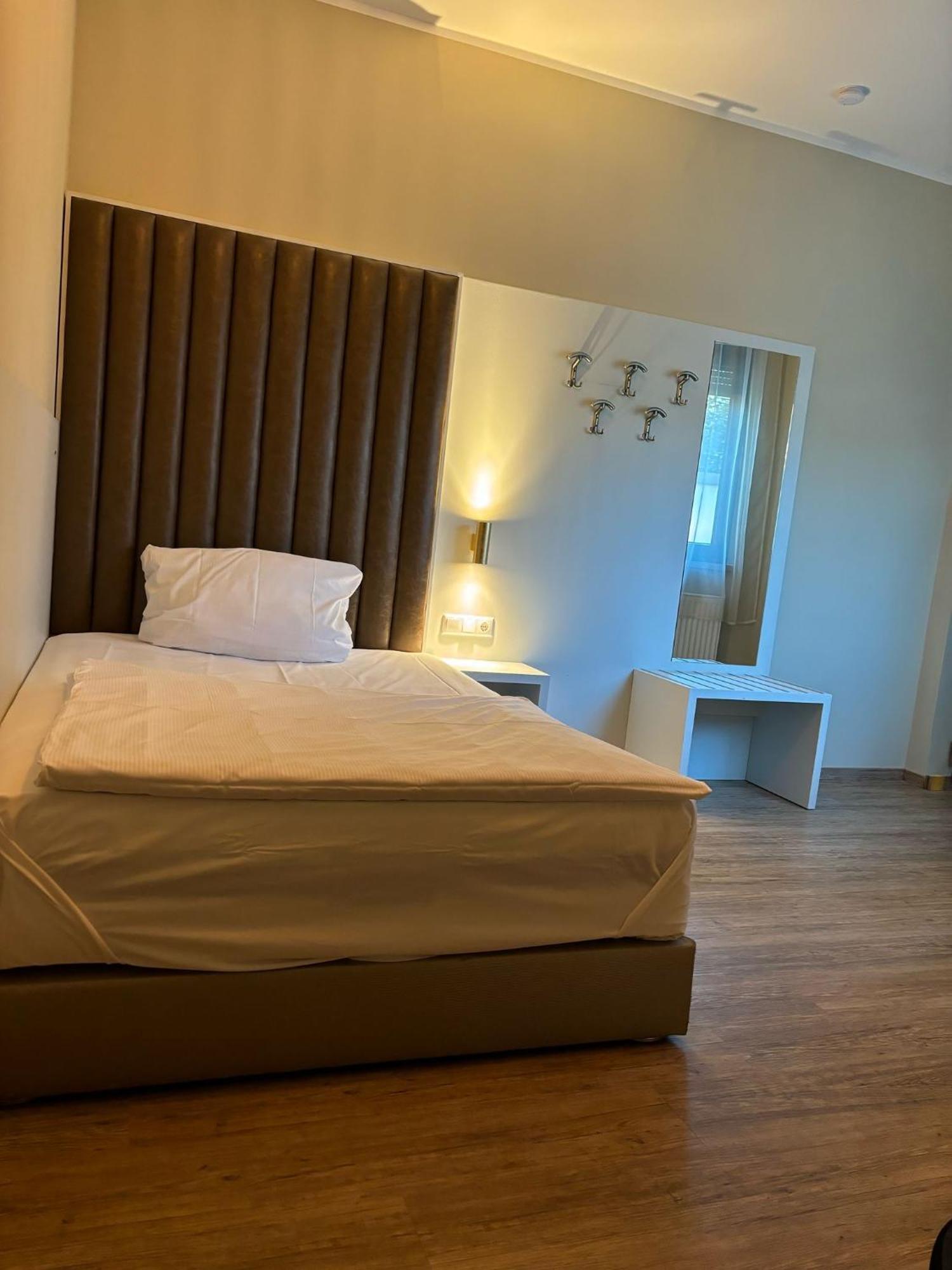 Hotel Athen Kelsterbach Frankfurt Airport Εξωτερικό φωτογραφία